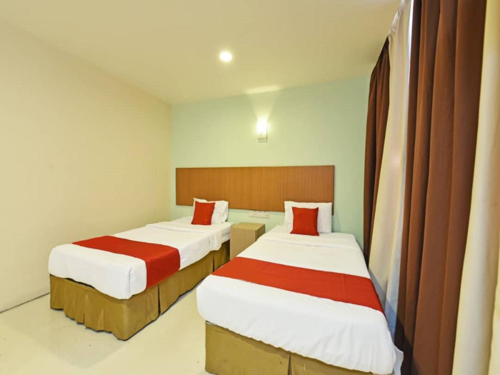 Mrc Hotel Melaka Raya מראה חיצוני תמונה